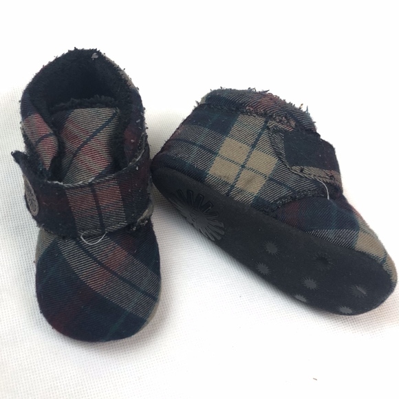 UGG Other - UGG Plaid Baby Unisex Crib Shoes Boots Size 4/5